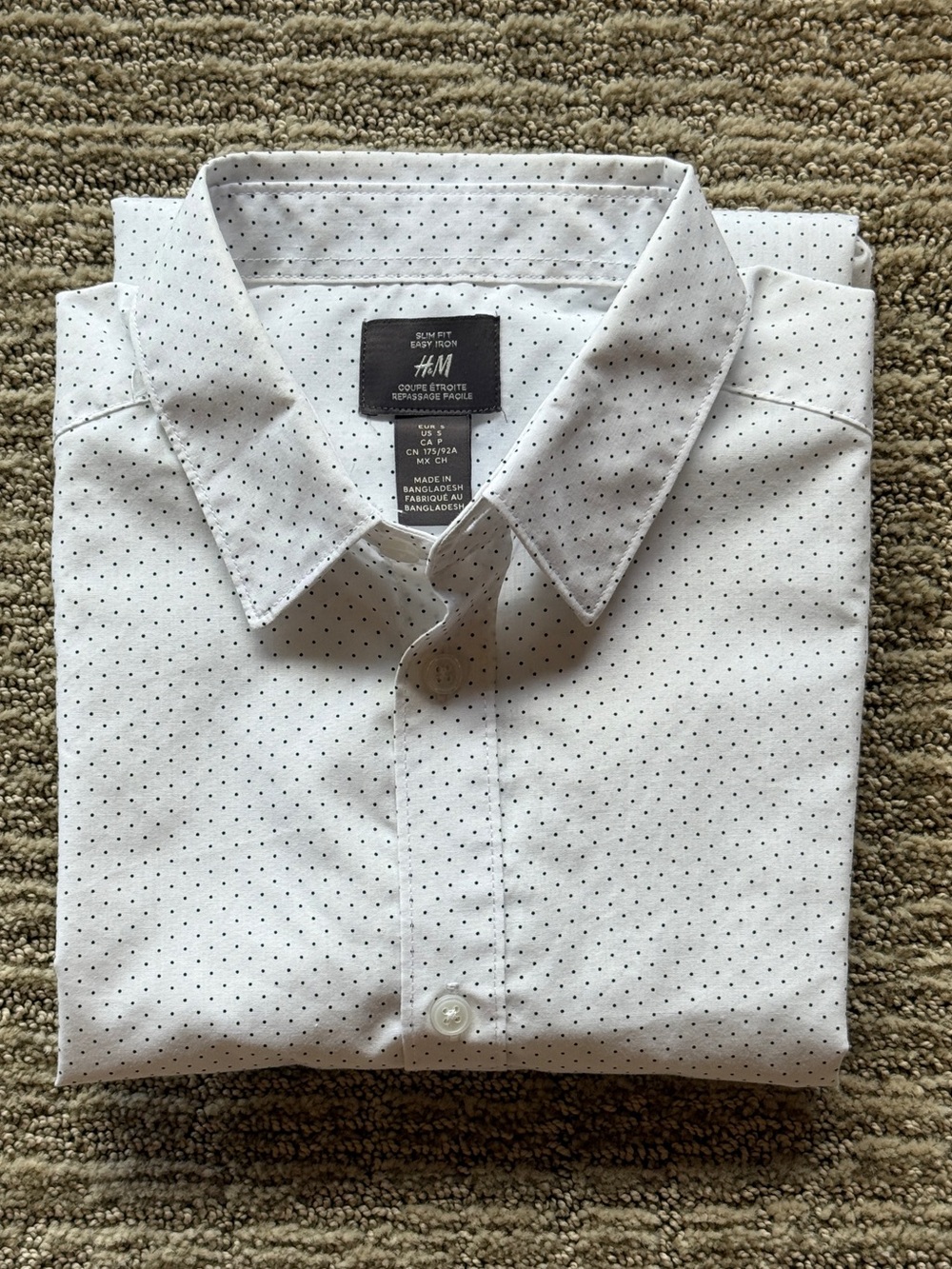 NWOT H&M Slim Fit Easy Iron Size Small
